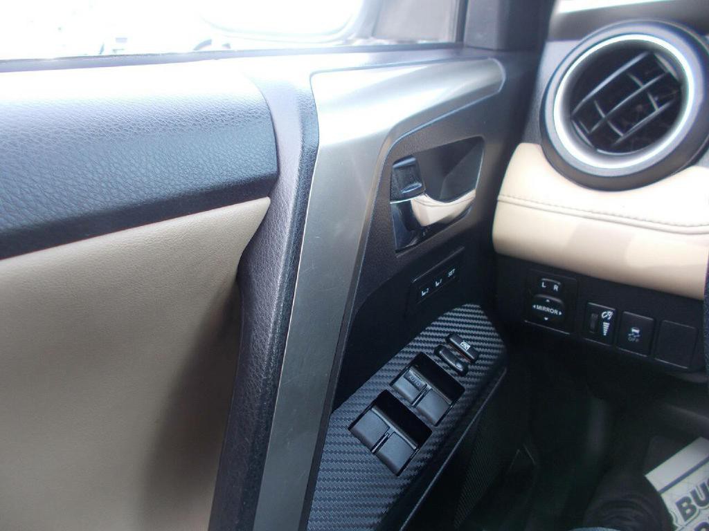2014 Toyota Rav4 Image 18