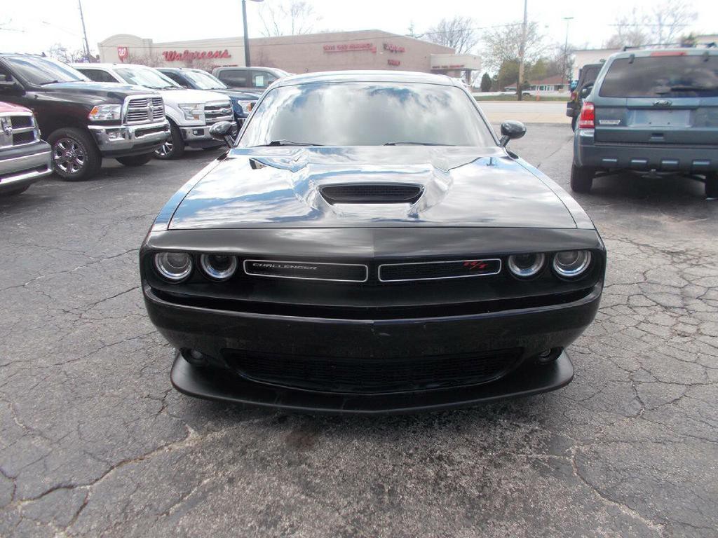 2019 Dodge Challenger Image 2