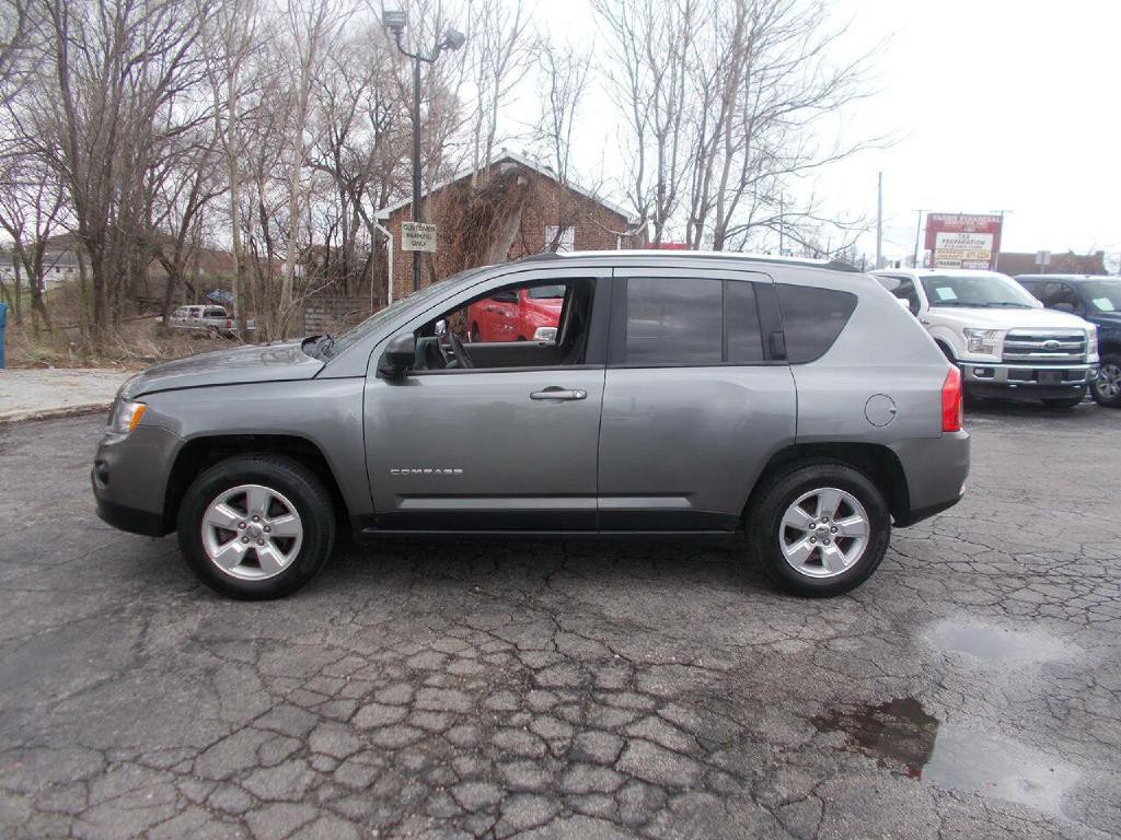 2013 Jeep Compass Image 2