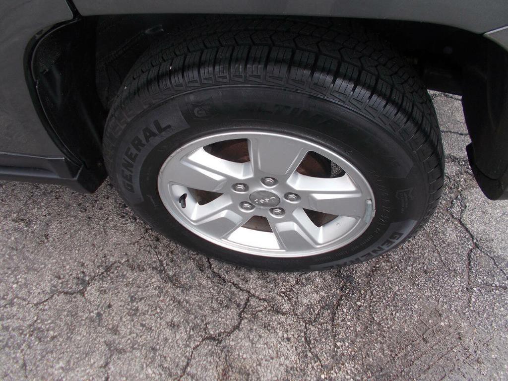 2013 Jeep Compass Image 6