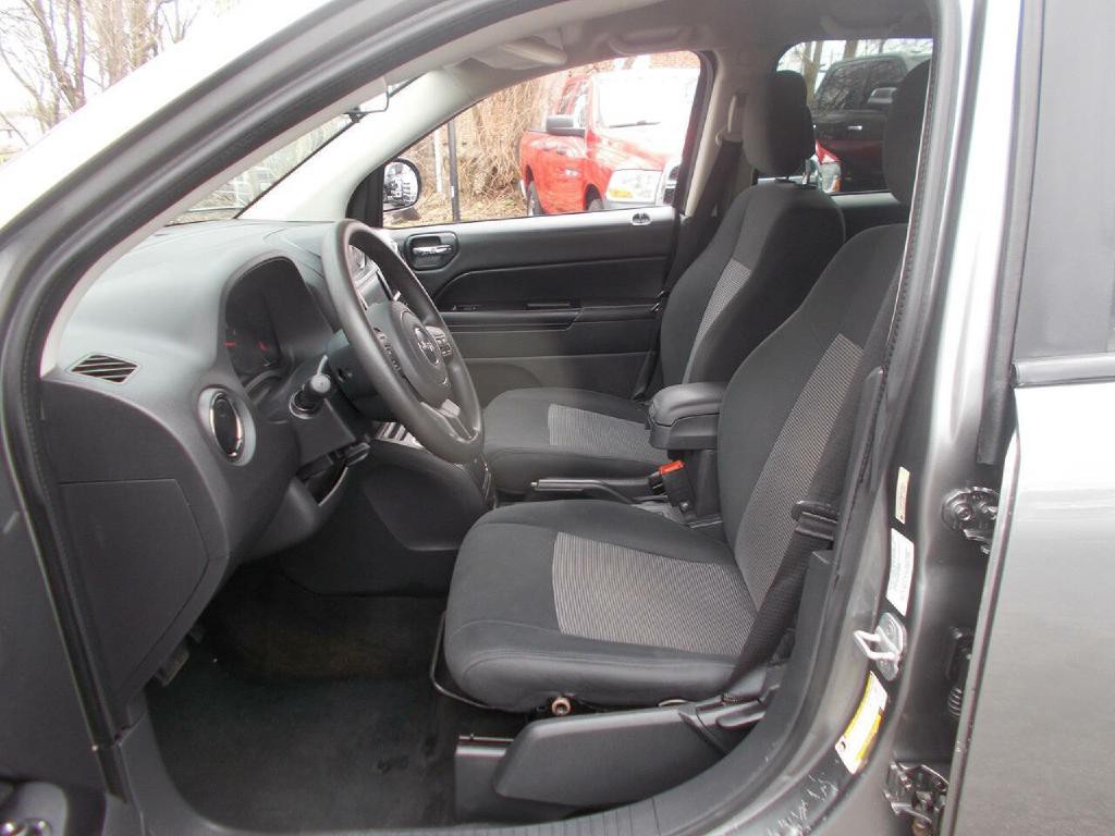 2013 Jeep Compass Image 11