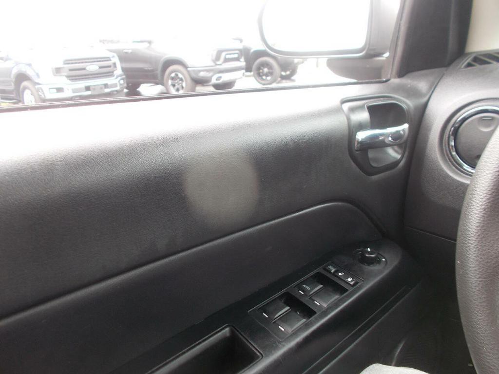 2013 Jeep Compass Image 21