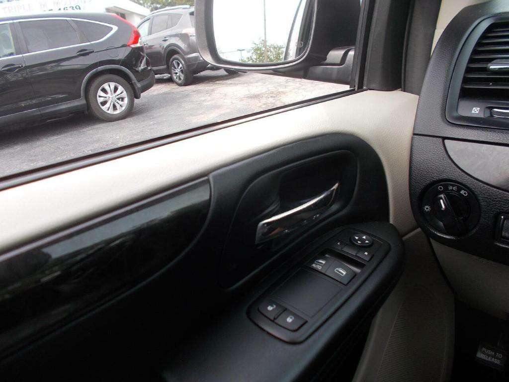 2013 Dodge Grand Caravan Image 16