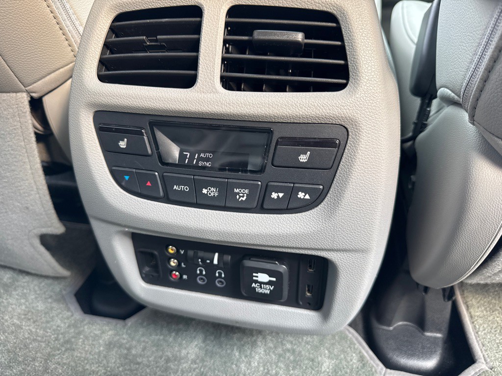 2017 Honda Pilot Image 17