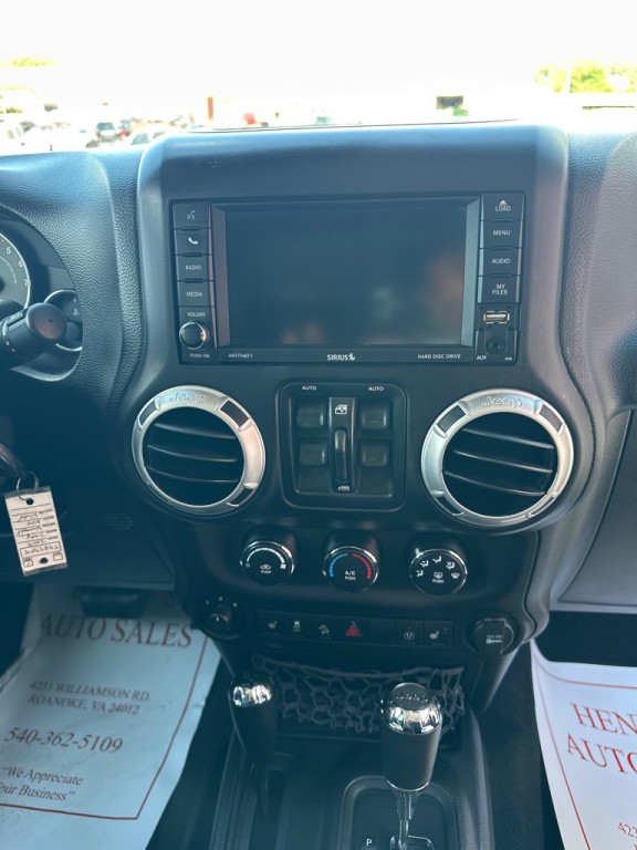 2013 Jeep Wrangler Unlimited Image 13