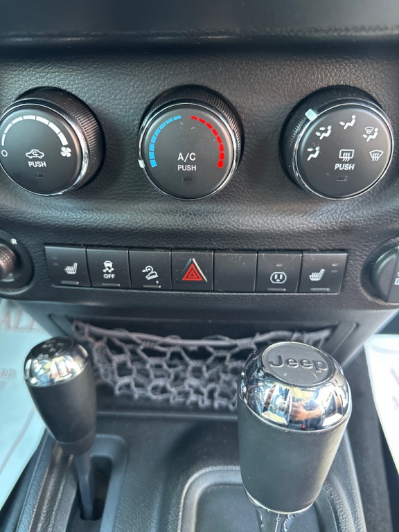 2013 Jeep Wrangler Unlimited Image 14