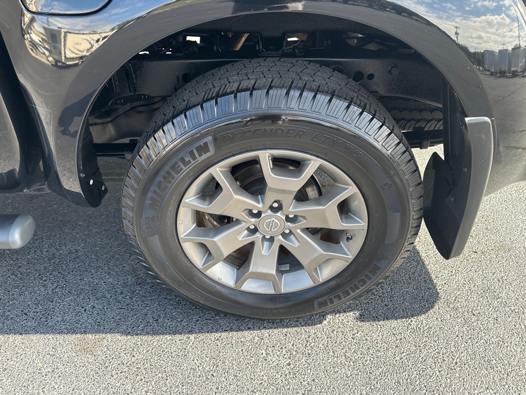 2015 Nissan Frontier Image 8