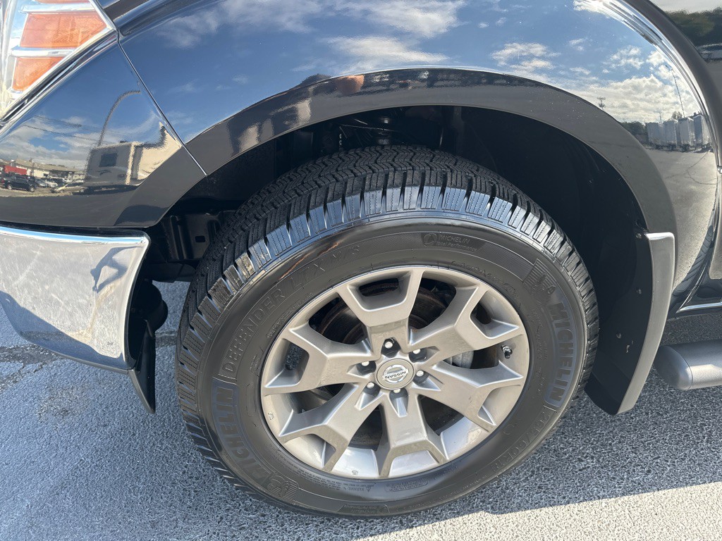 2015 Nissan Frontier Image 9