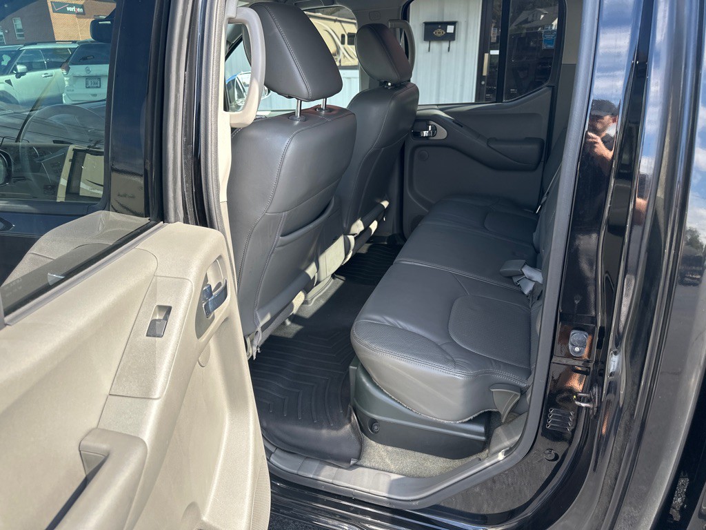 2015 Nissan Frontier Image 13
