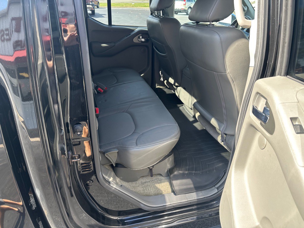 2015 Nissan Frontier Image 14