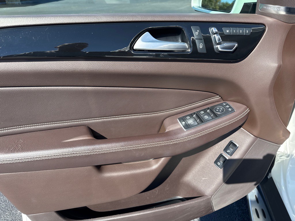 2017 Mercedes-Benz GLS-Class Image 8
