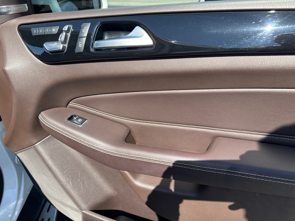 2017 Mercedes-Benz GLS-Class Image 21