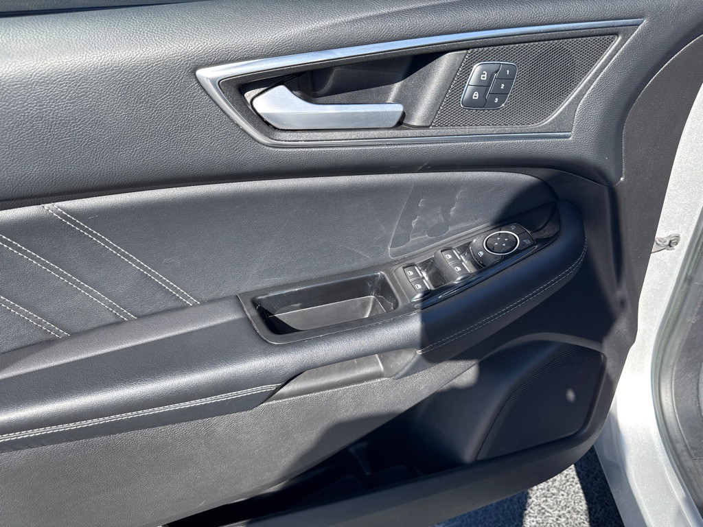 2016 Ford Edge Image 8