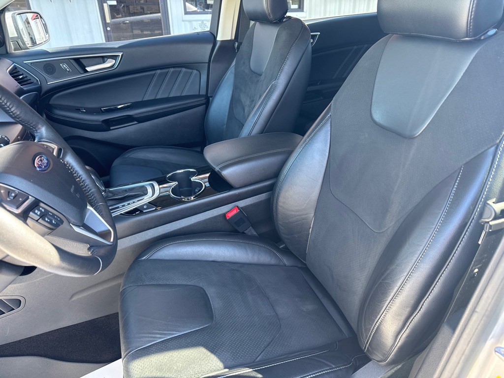 2016 Ford Edge Image 9