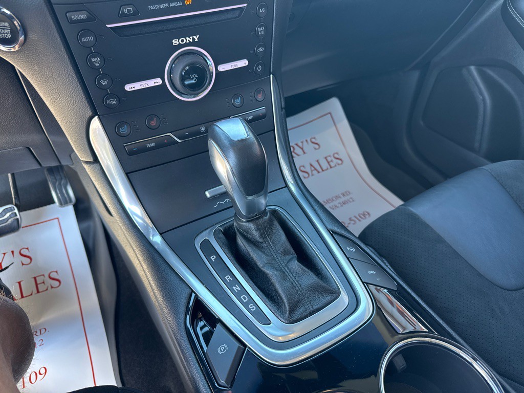 2016 Ford Edge Image 12