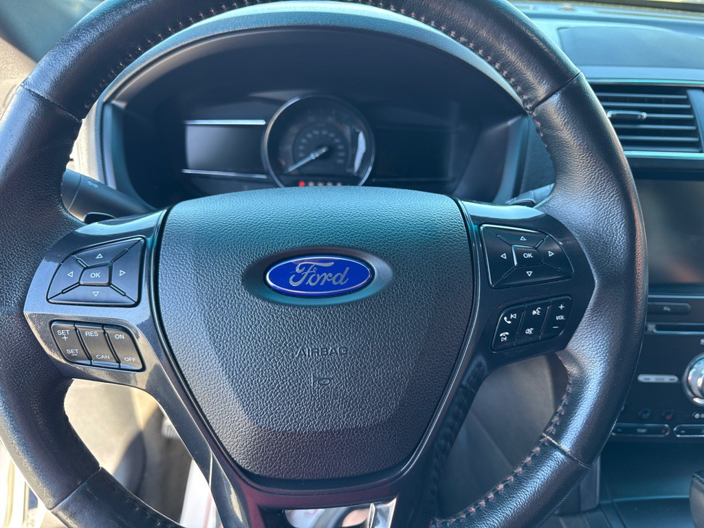 2016 Ford Explorer Image 14