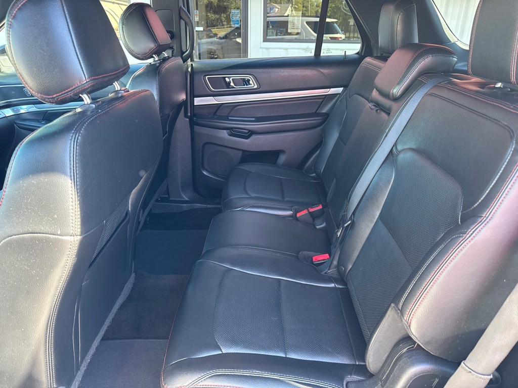 2016 Ford Explorer Image 15