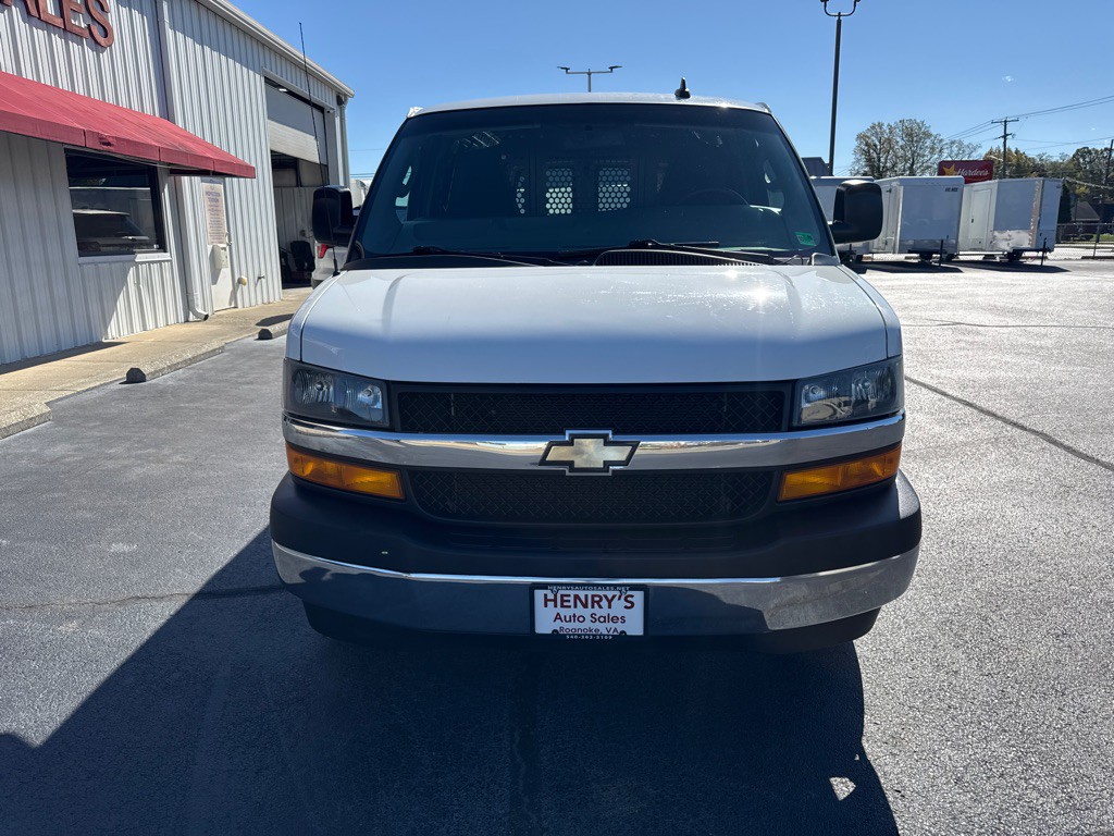 2021 Chevrolet Express Image 3