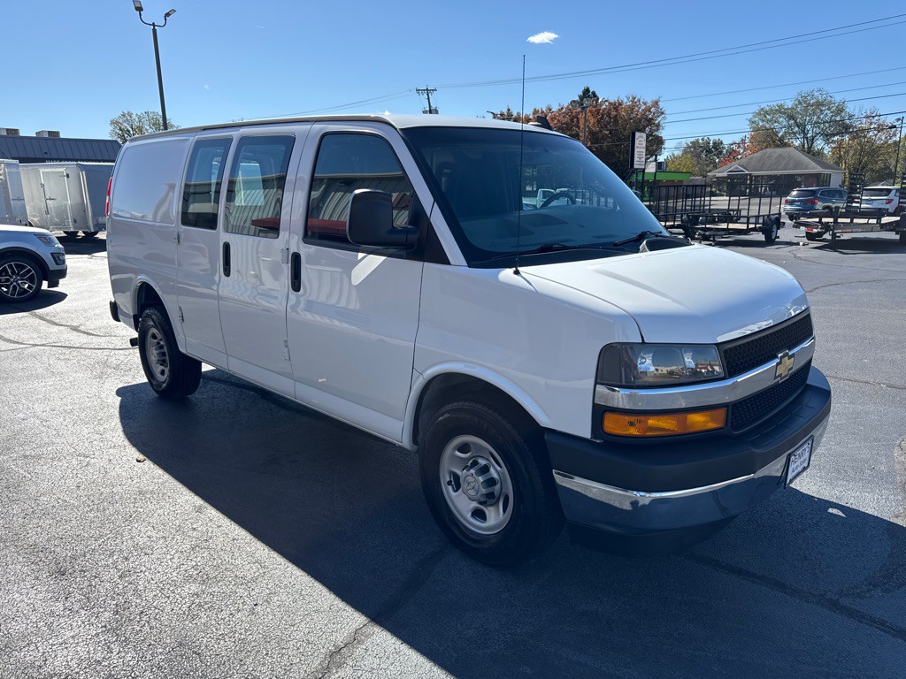 2021 Chevrolet Express Image 4