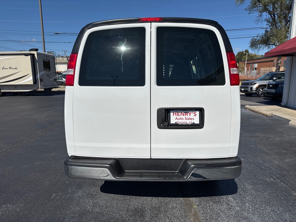 2021 Chevrolet Express Image 6