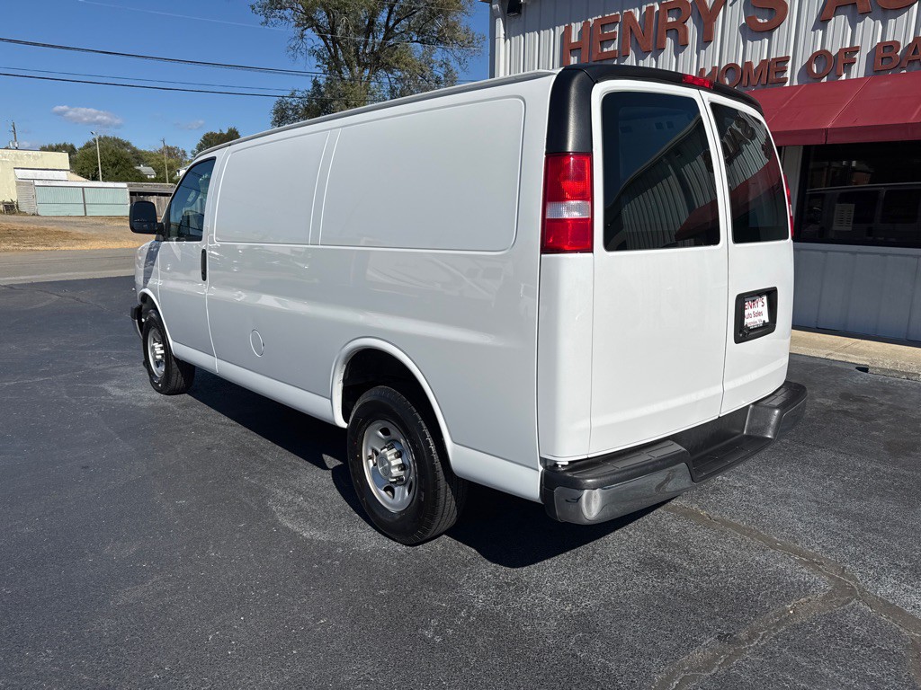 2021 Chevrolet Express Image 7