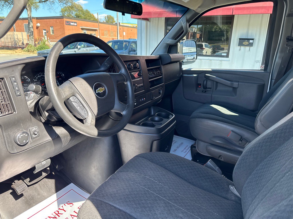 2021 Chevrolet Express Image 8