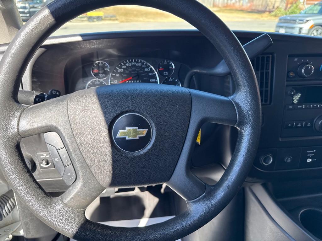 2021 Chevrolet Express Image 12