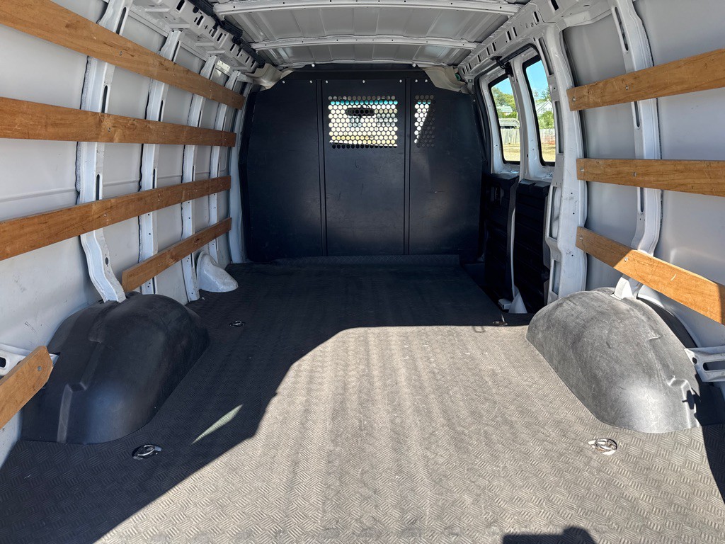 2021 Chevrolet Express Image 13