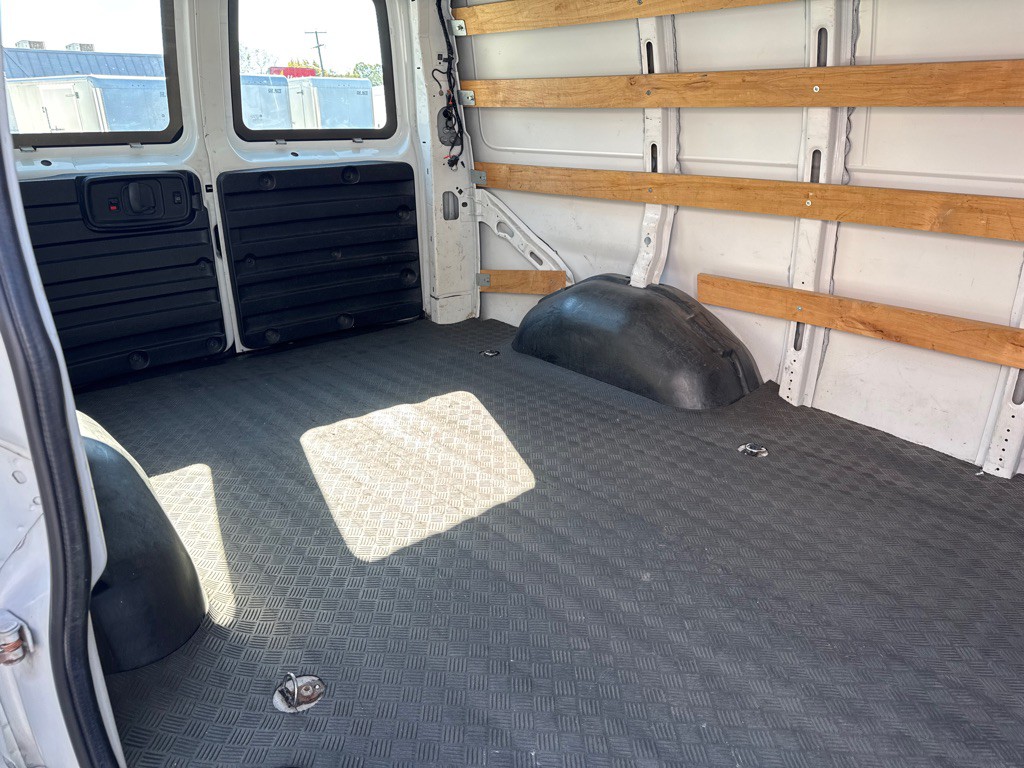 2021 Chevrolet Express Image 14