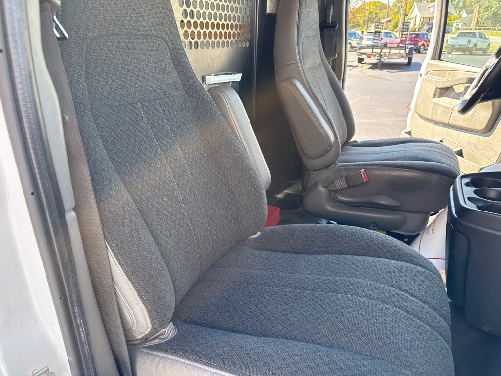 2021 Chevrolet Express Image 16