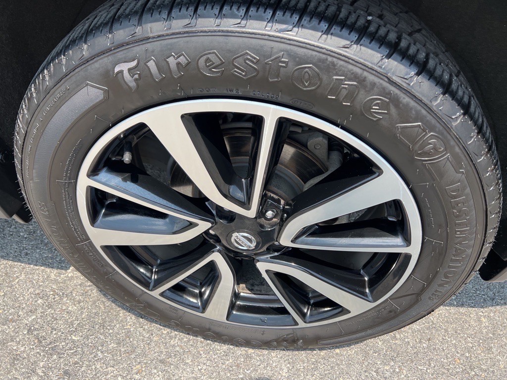 2018 Nissan Rogue Image 7