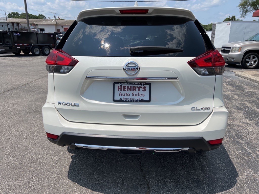 2018 Nissan Rogue Image 8