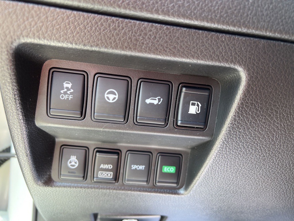 2018 Nissan Rogue Image 11