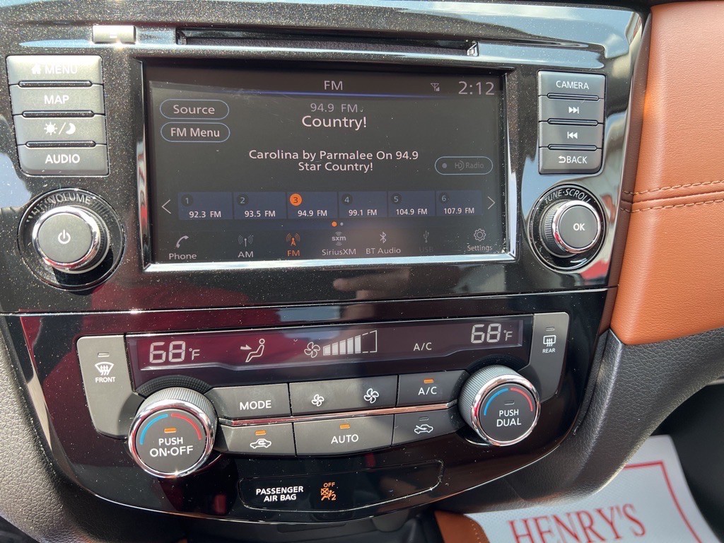 2018 Nissan Rogue Image 16