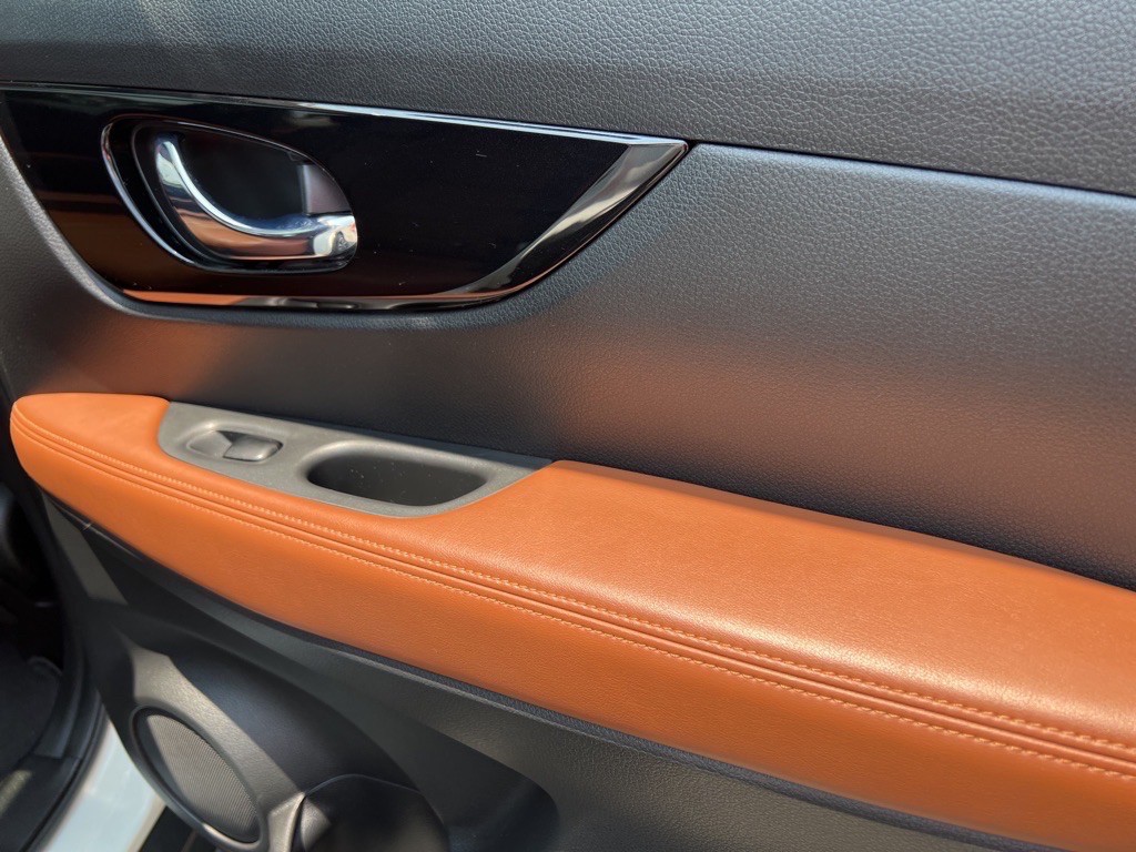 2018 Nissan Rogue Image 31