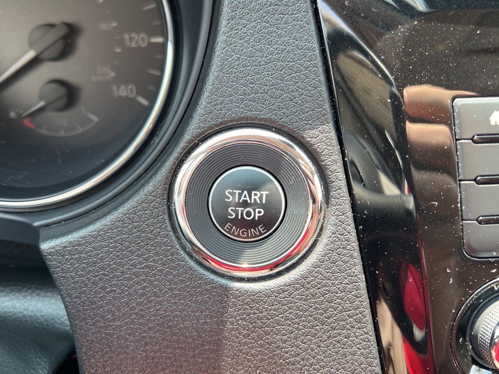 2018 Nissan Rogue Image 42