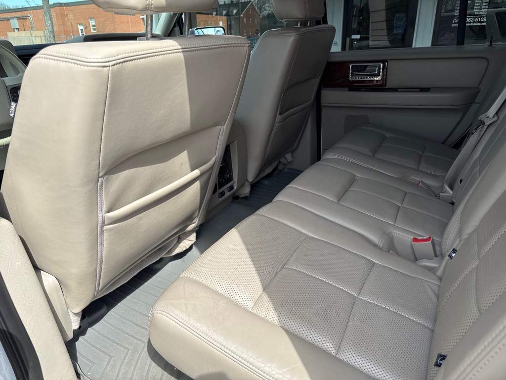 2012 Lincoln Navigator Image 14
