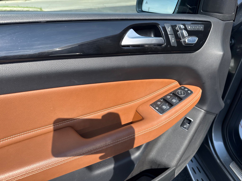 2017 Mercedes-Benz GLS-Class Image 9