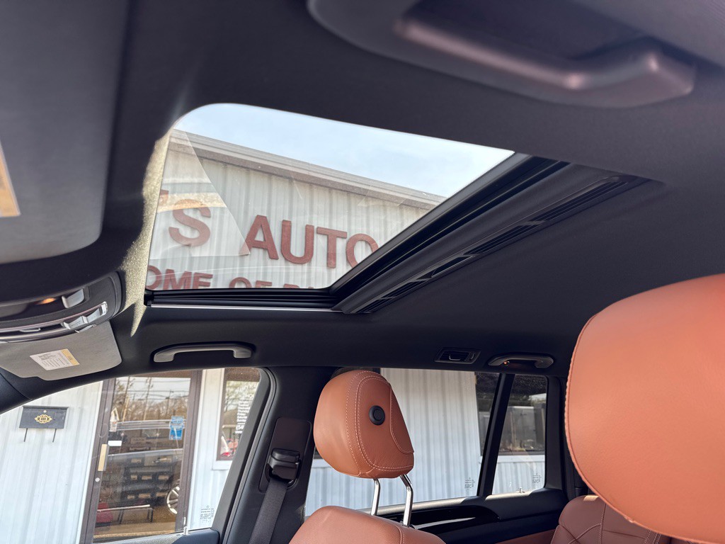 2017 Mercedes-Benz GLS-Class Image 11