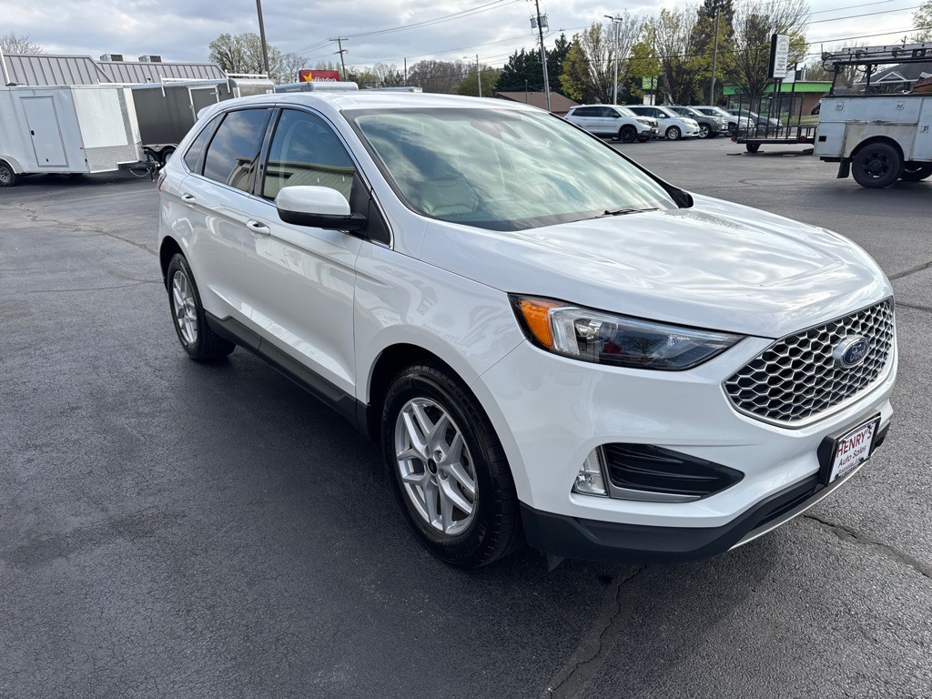 2023 Ford Edge Image 4