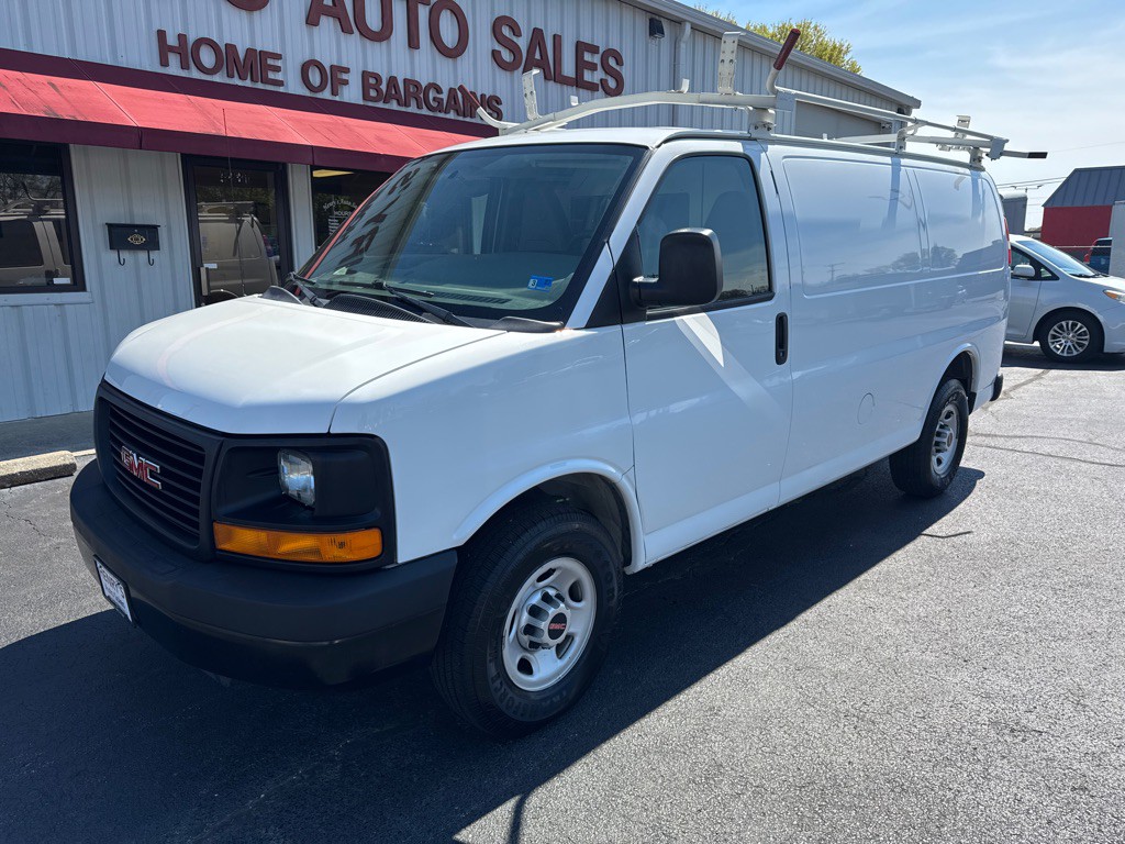 2016 GMC Savana Image 2