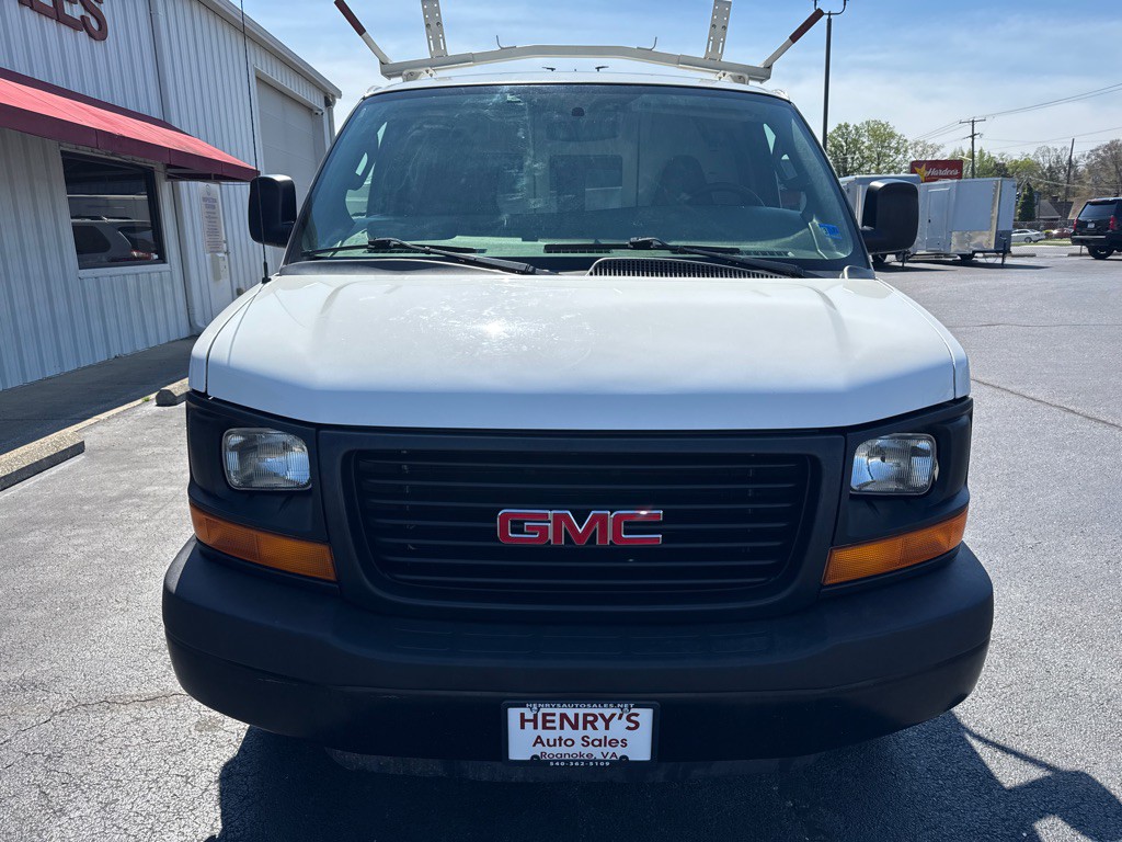 2016 GMC Savana Image 3