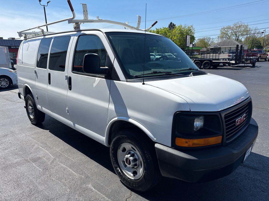 2016 GMC Savana Image 4