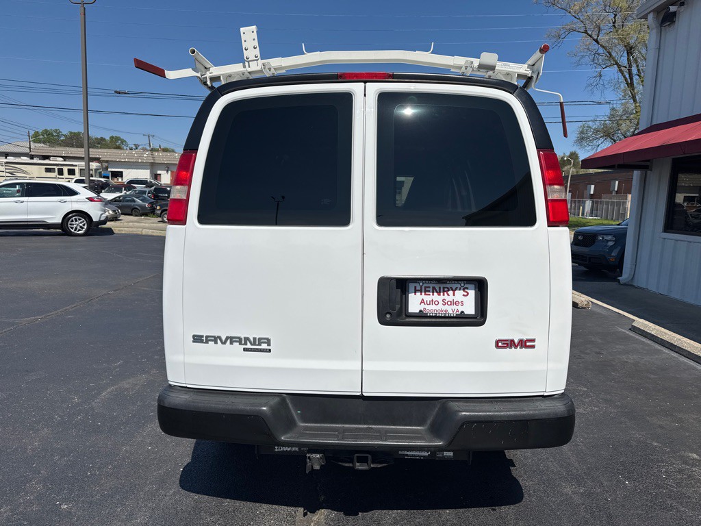 2016 GMC Savana Image 6