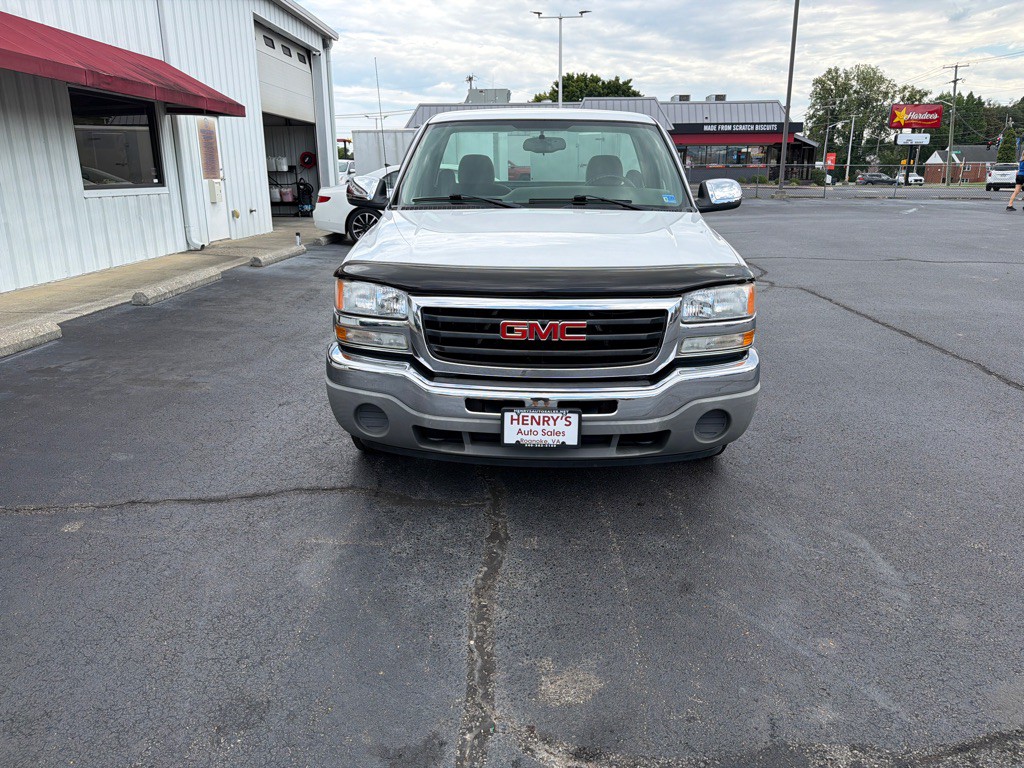 2005 GMC Sierra Image 3