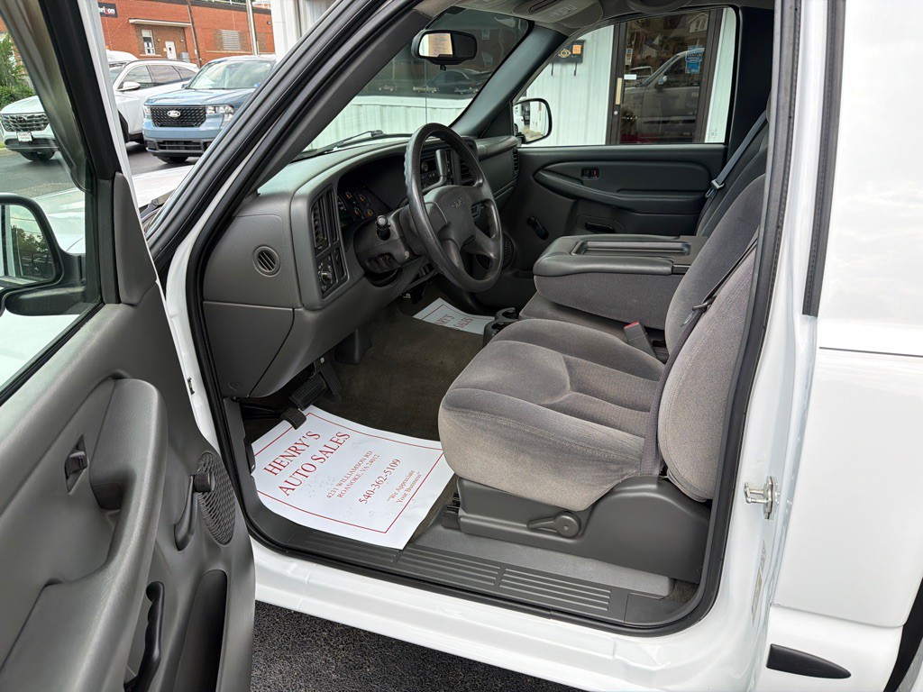 2005 GMC Sierra Image 9