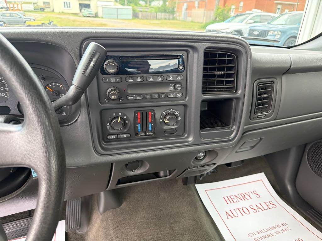 2005 GMC Sierra Image 12