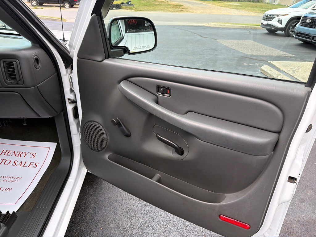 2005 GMC Sierra Image 14