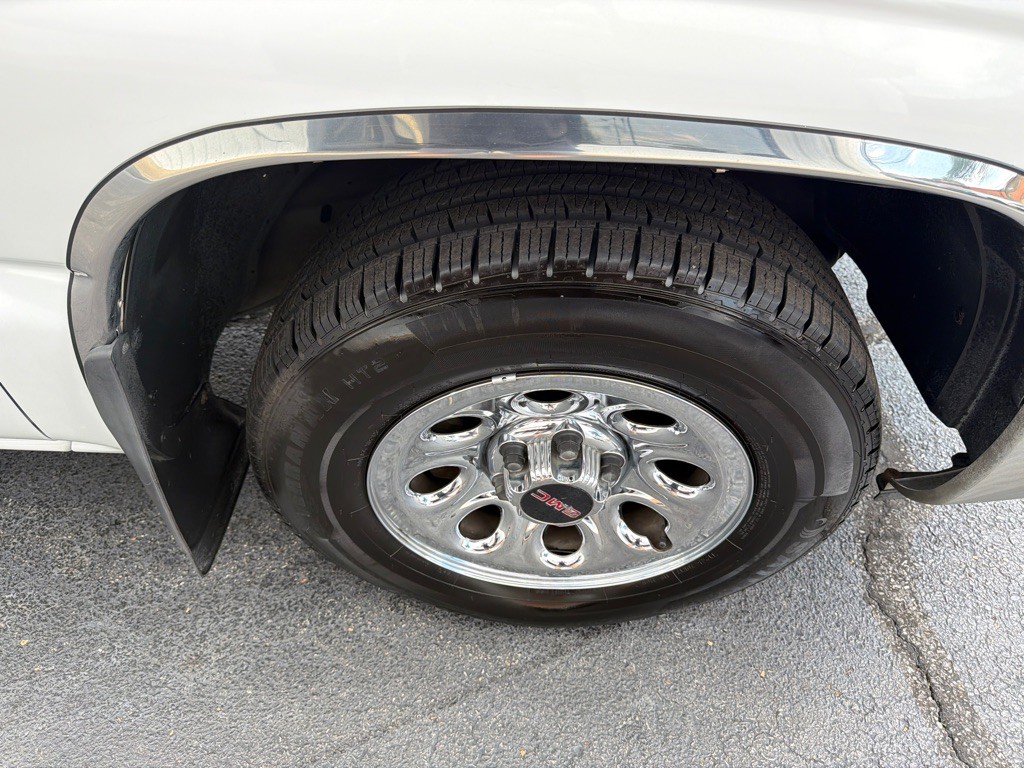 2005 GMC Sierra Image 15