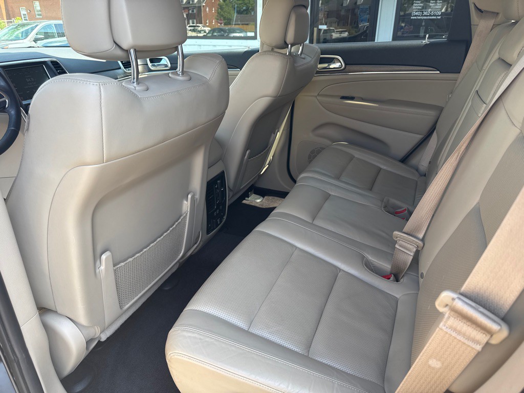 2017 Jeep Grand Cherokee Image 15